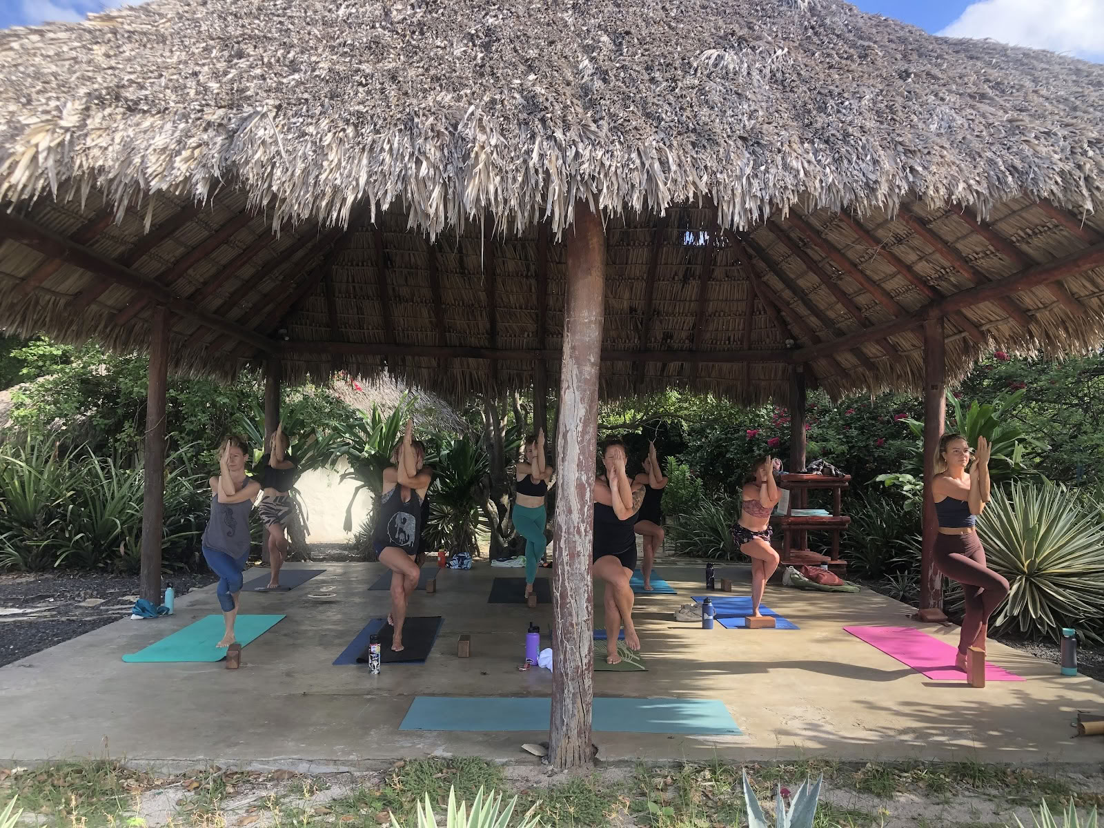 Flowwithbritt Jooga/Pilates/Pyöristely & Virtaus