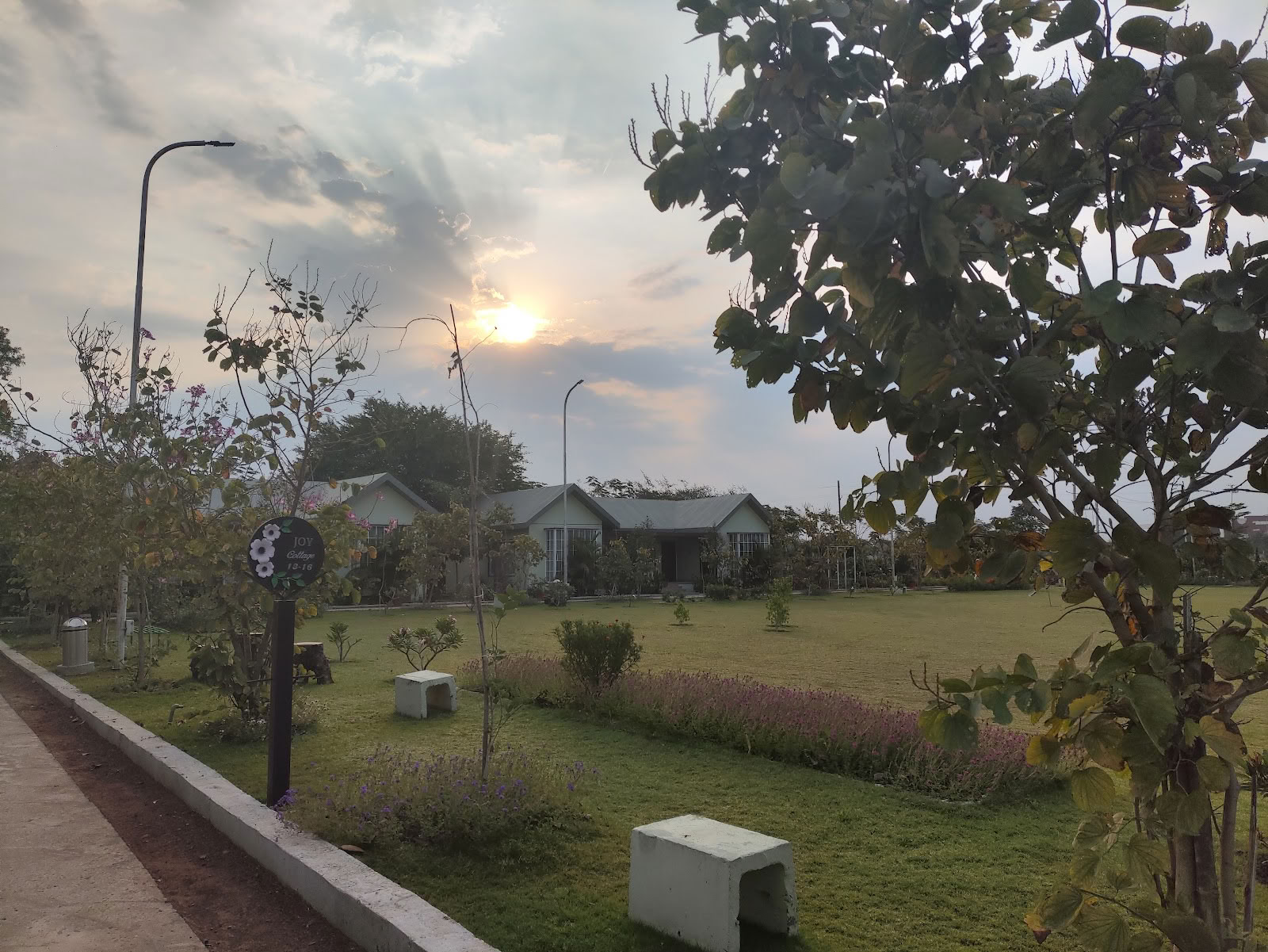 The Life School Bhopal - Jooga, meditaatio, hyvinvointi ja itsensä kehittäminen