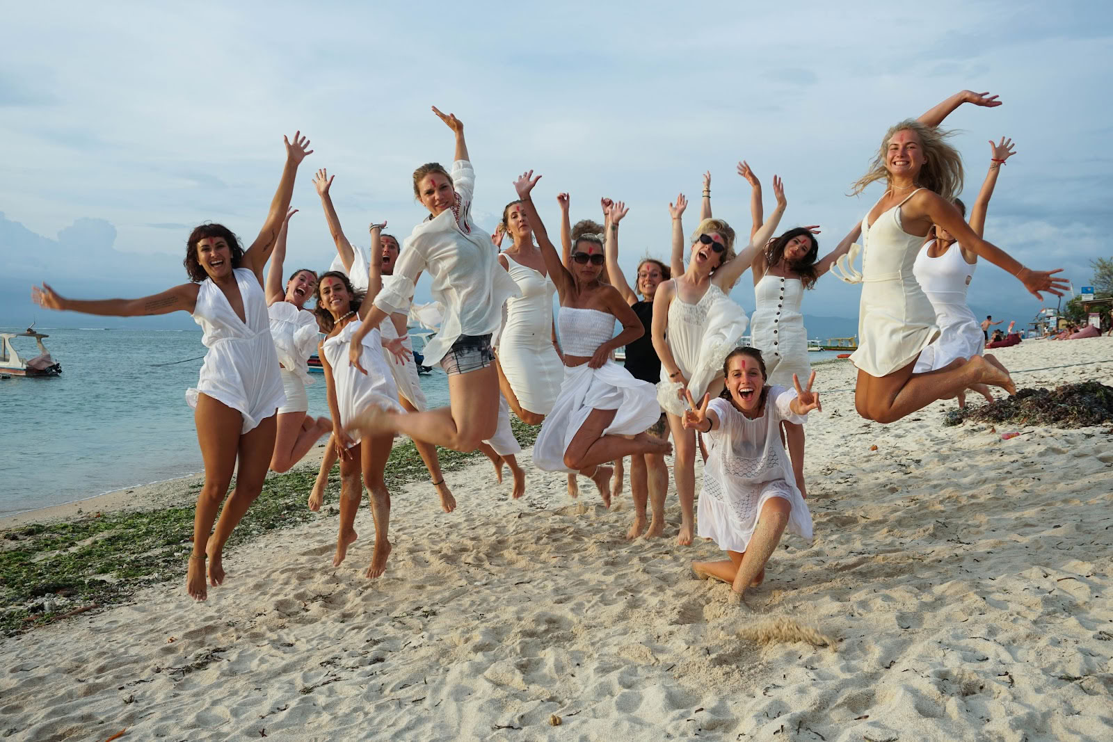 Santosha Yoga + Pilates -instituutti