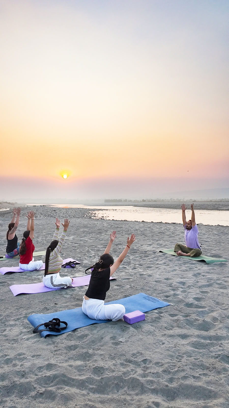 Rishikesh Yog Darshan - Joogaopettajakoulutukset Rishikeshissä. Jooga/Ayurveda-retriitti