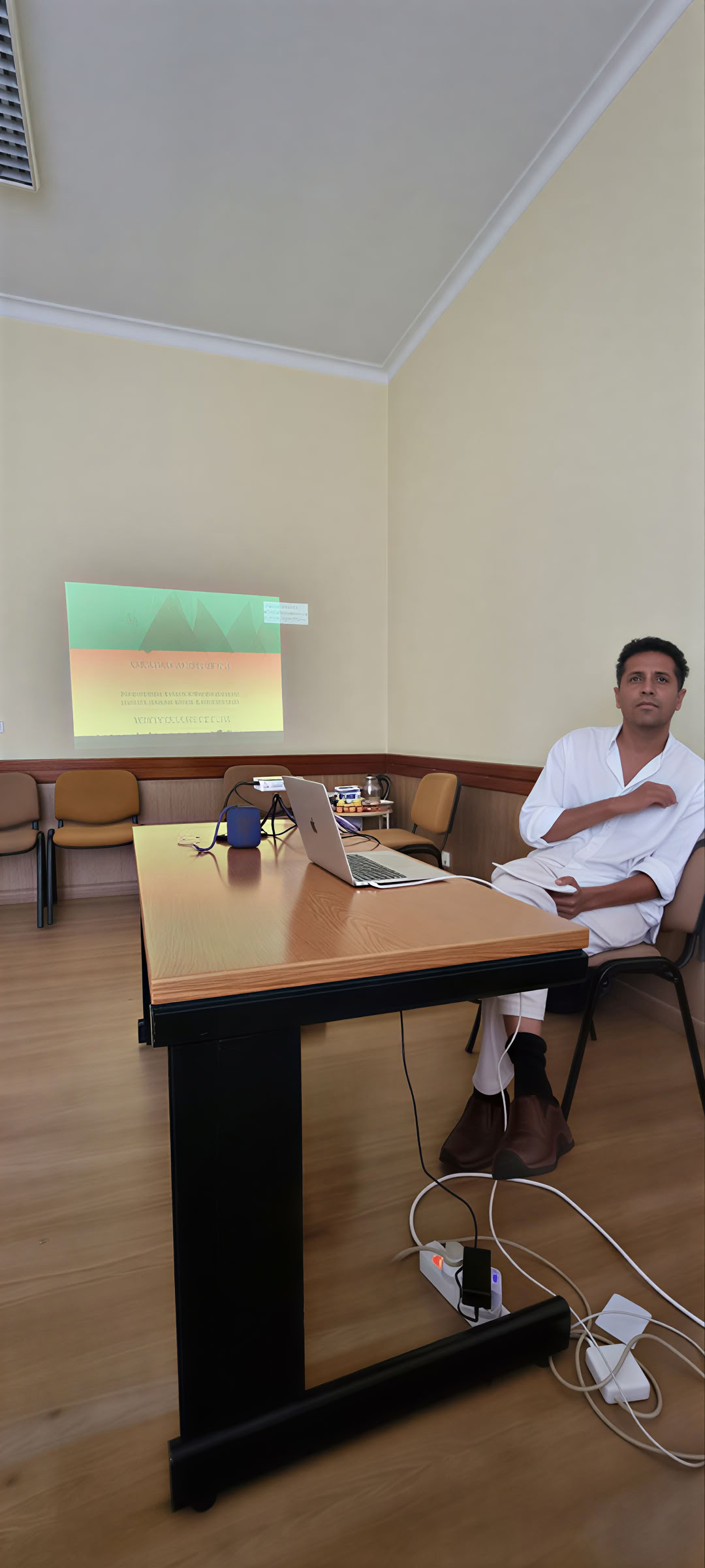 Tohtori Ameet Aggarwal, ND, naturopaattinen lääkäri, homeopaatti, psykoterapeutti