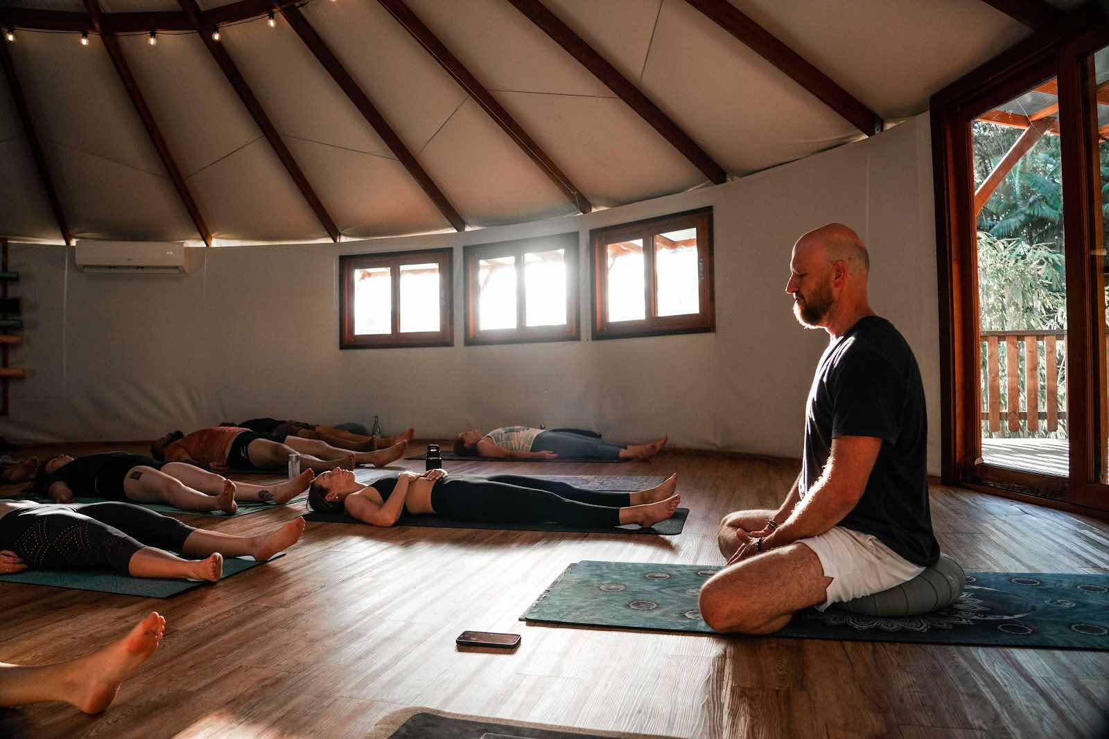 Geoff Rupp - Löydä rauhasi - vedinen meditaatio - vedinen astrologia - Himalajan hengitysharjoitukset - Ascending Minds -valmennus
