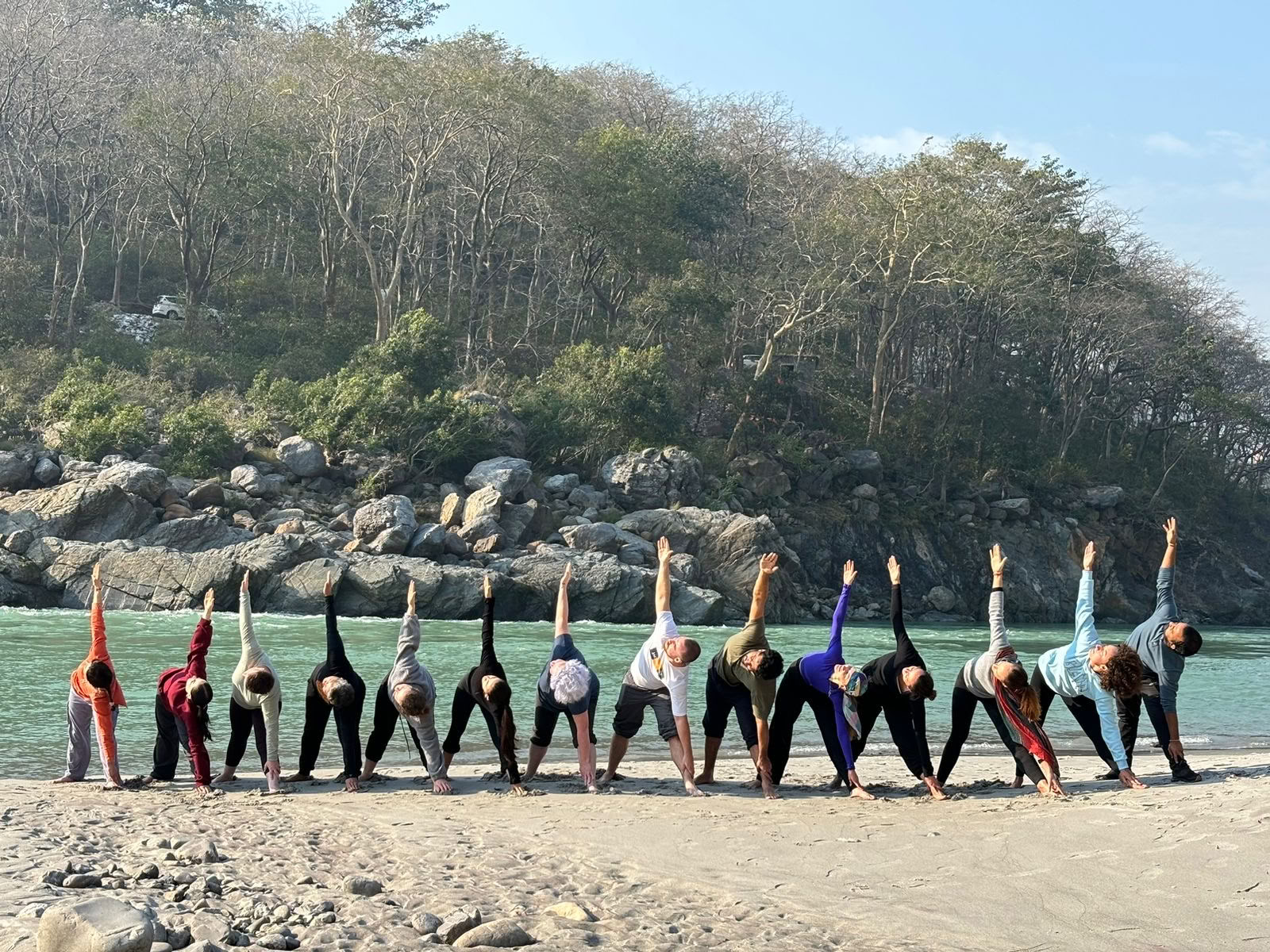 Jiva Yoga Academy - 200 ja 300 tunnin joogaopettajakoulutus Rishikeshissä, Intiassa
