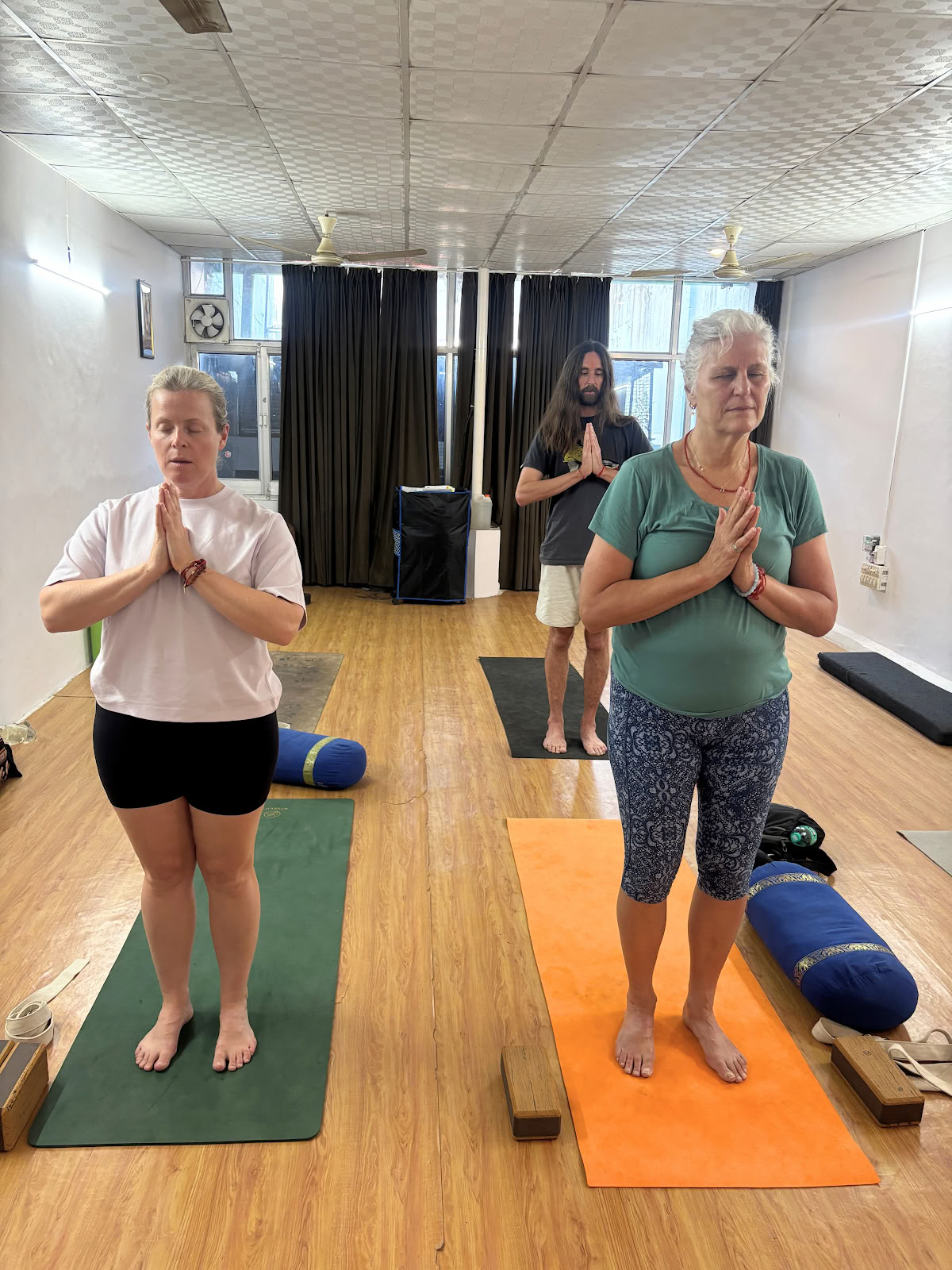 Karoli Yoga -koulu