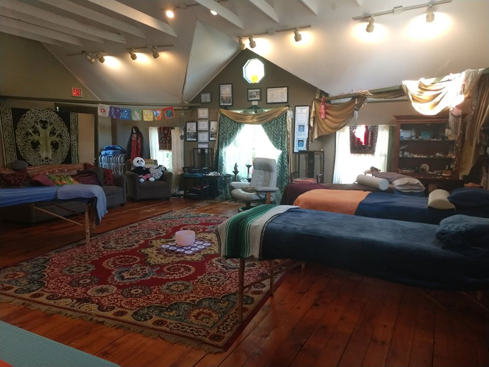 Kathy Milanowski, Wisconsin Wellness Center, Reiki-koulutukset ja retriitit