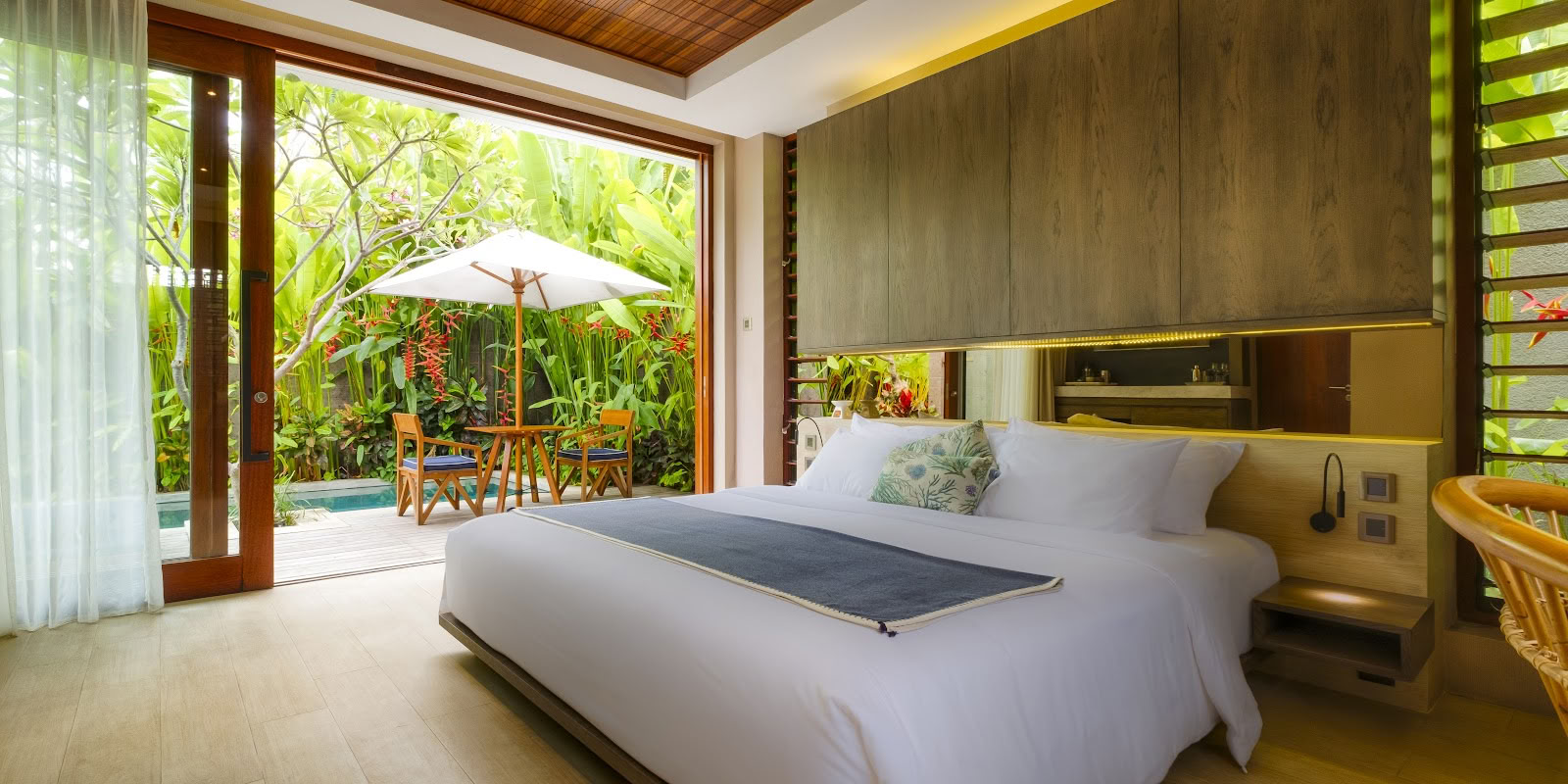 Hotelli Komune ja Beach Club Bali