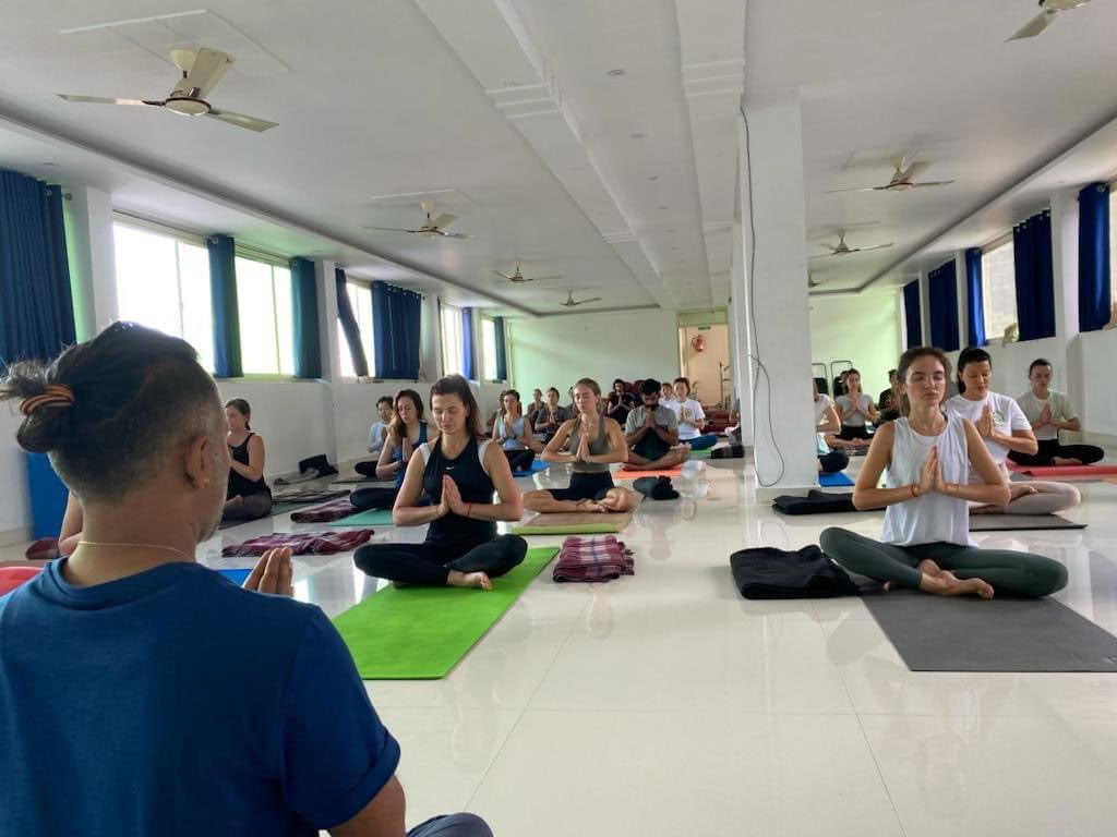 Rishikeshin vinyasa-yogashram