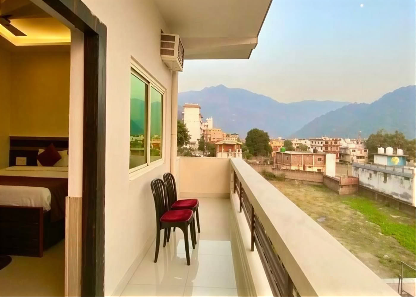 Rishikeshin vinyasa-yogashram