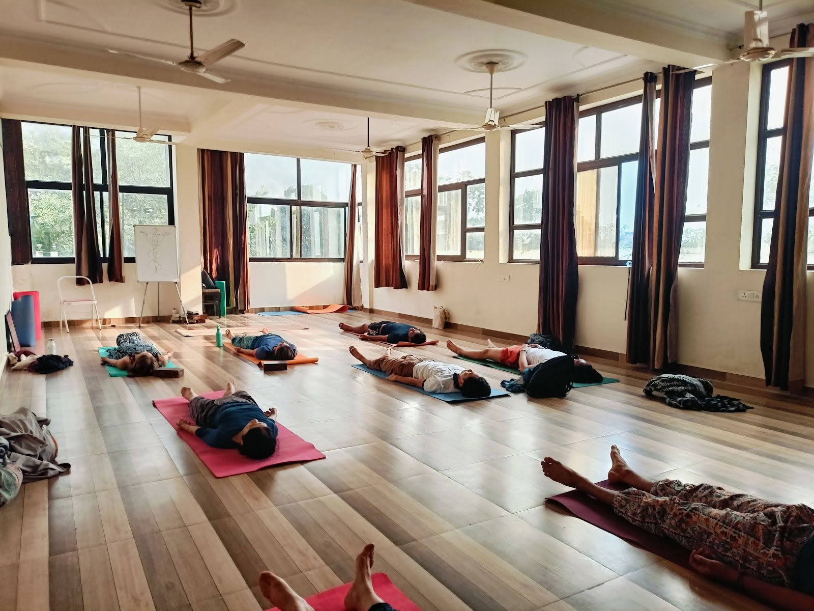 Rishikeshin Yoga Valley School | Joogaopettajakoulutus Rishikeshissä
