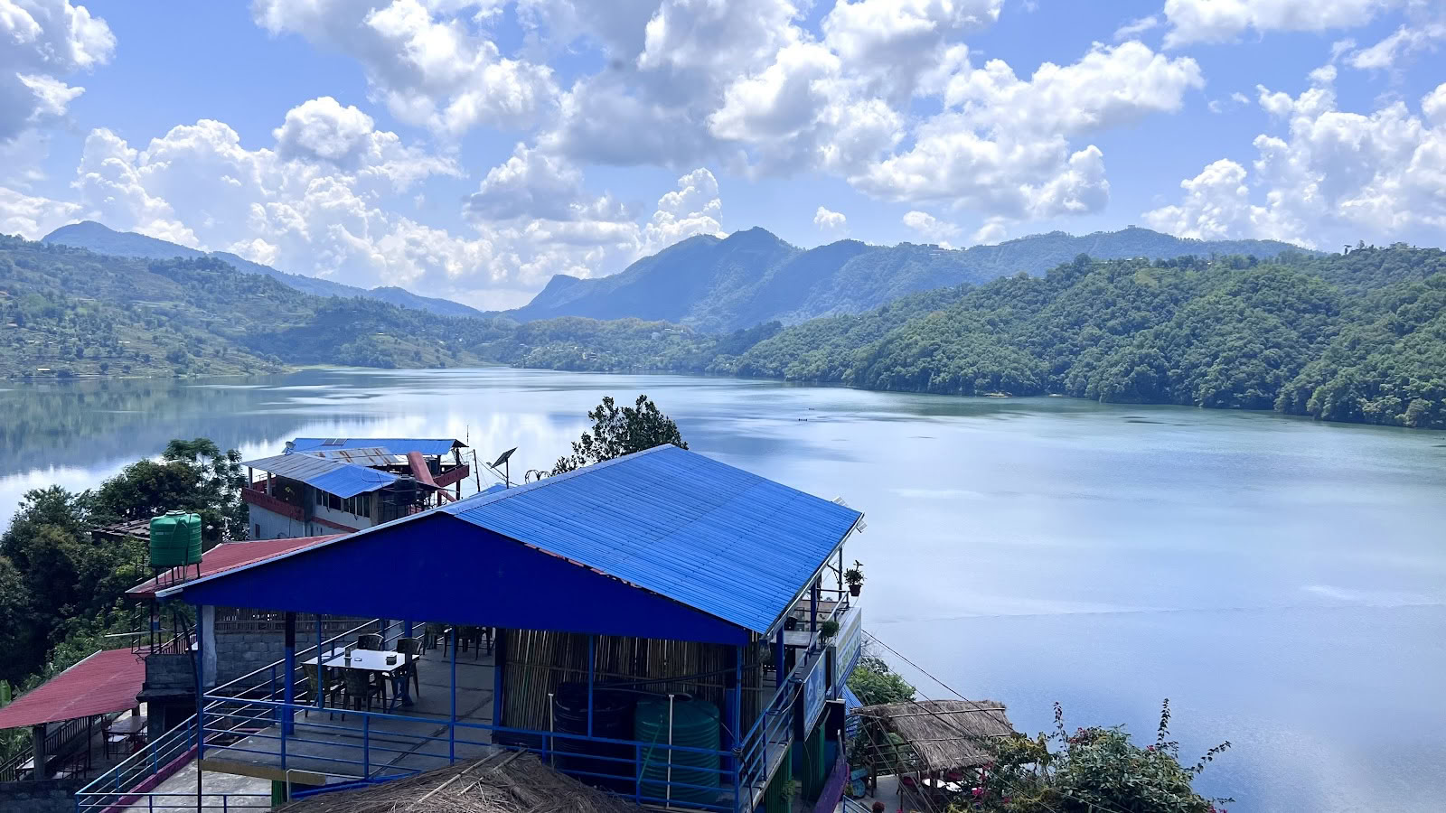 Shivalaya Yoga Ashram Nepalissa - Joogaopettajakoulutukset ja retriitit