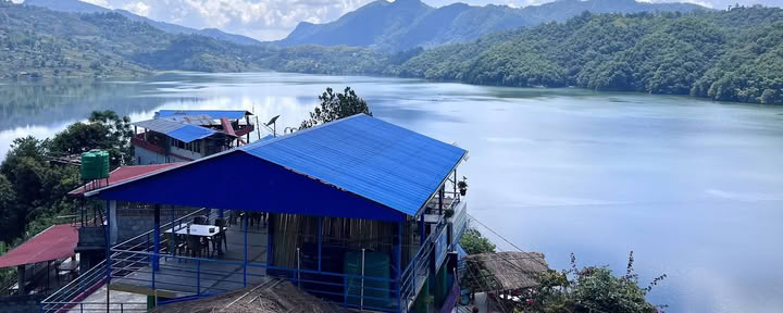 Shivalaya Yoga Ashram Nepalissa - Joogaopettajakoulutukset ja retriitit