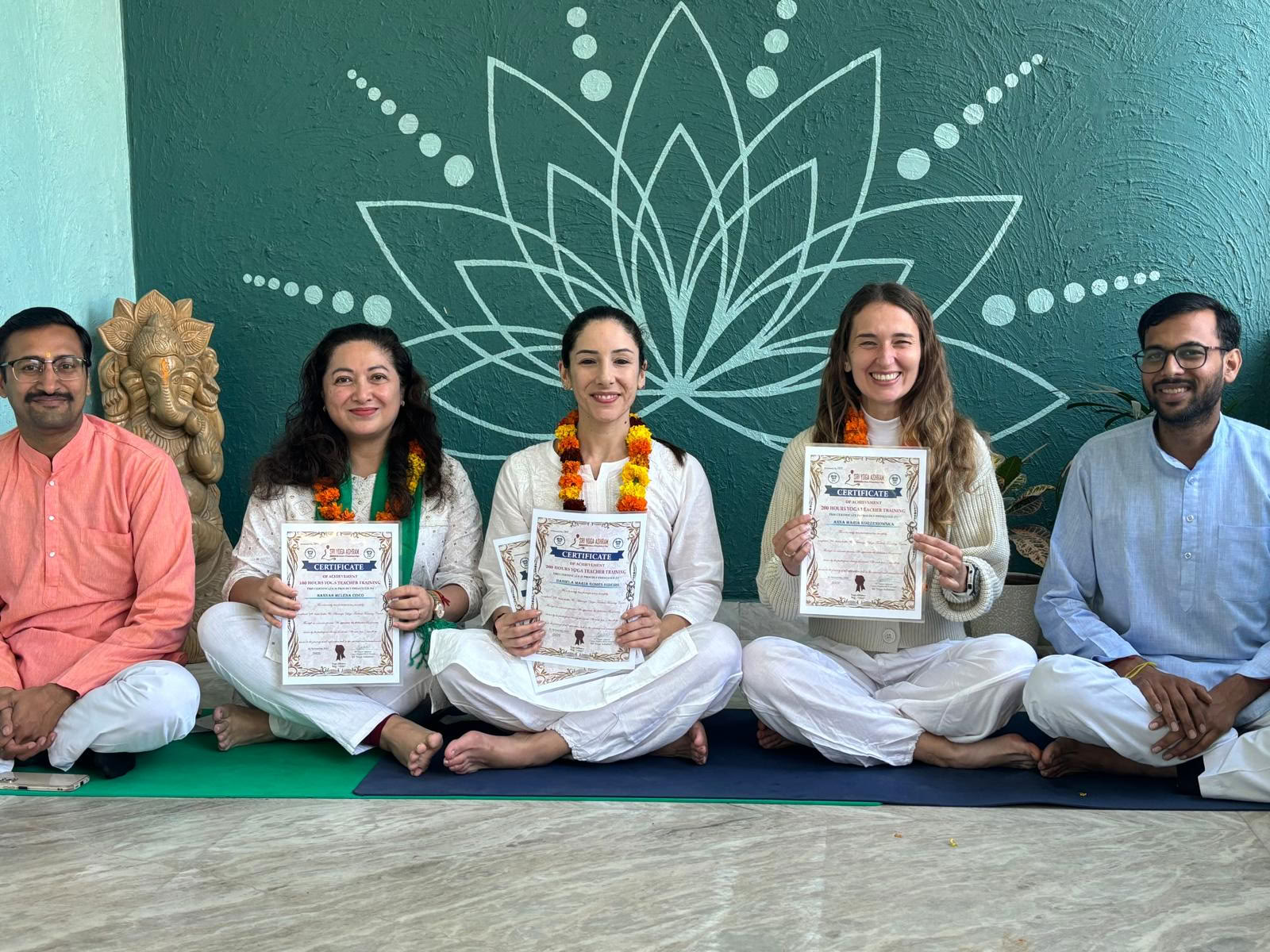Sri Yoga Ashram | Joogaopettajakoulutuksen järjestäjä Rishikeshissä