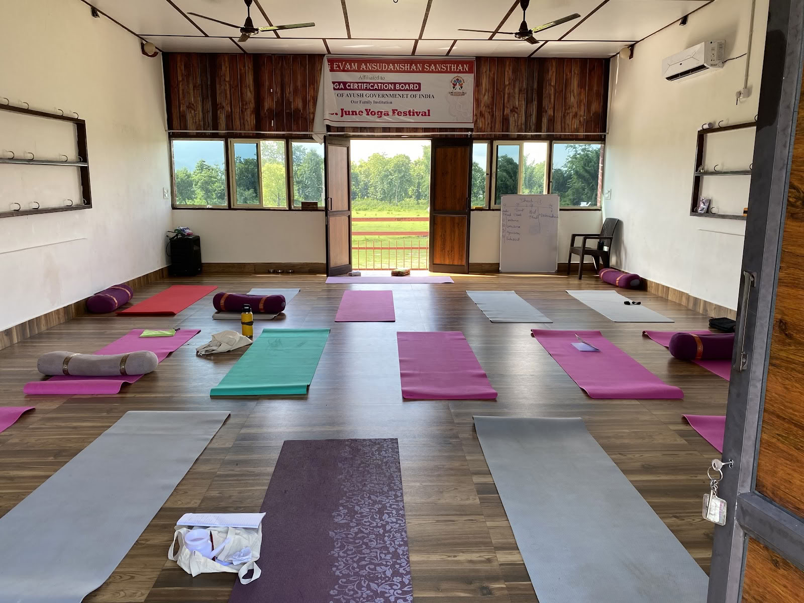Triguna Yoga -koulu