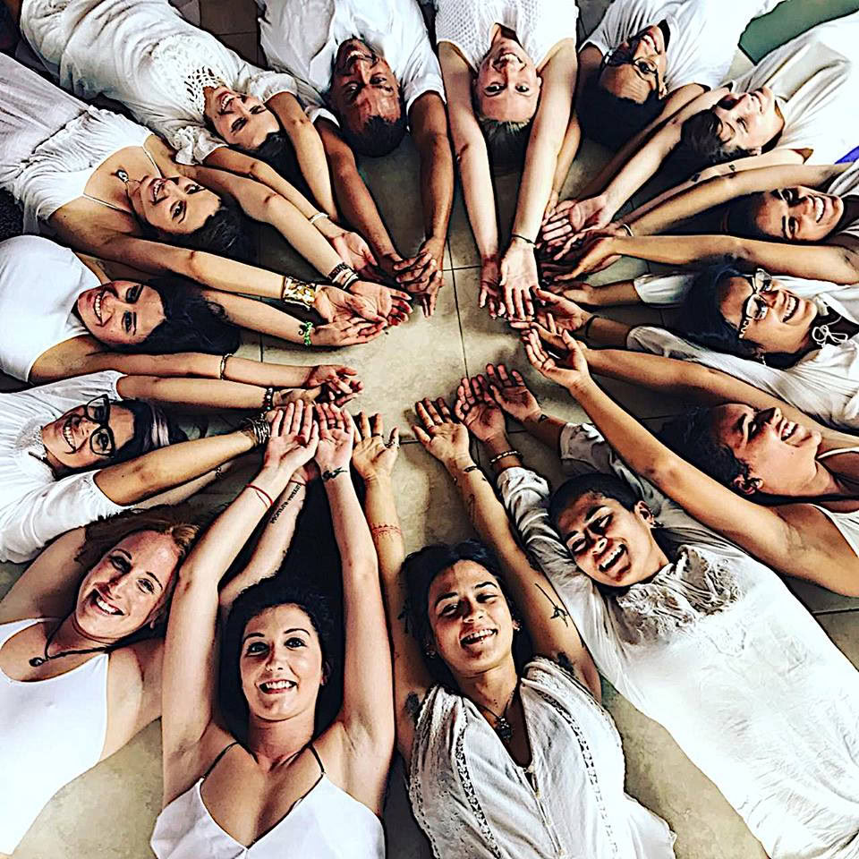 YiA Yoga Kansainvälinen Henkilökohtaisen Muutoksen Koulu & Jooga