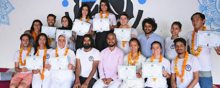 Maa Shakti Yog - Joogaopettajakoulutuskoulu, Rishikesh, Intia