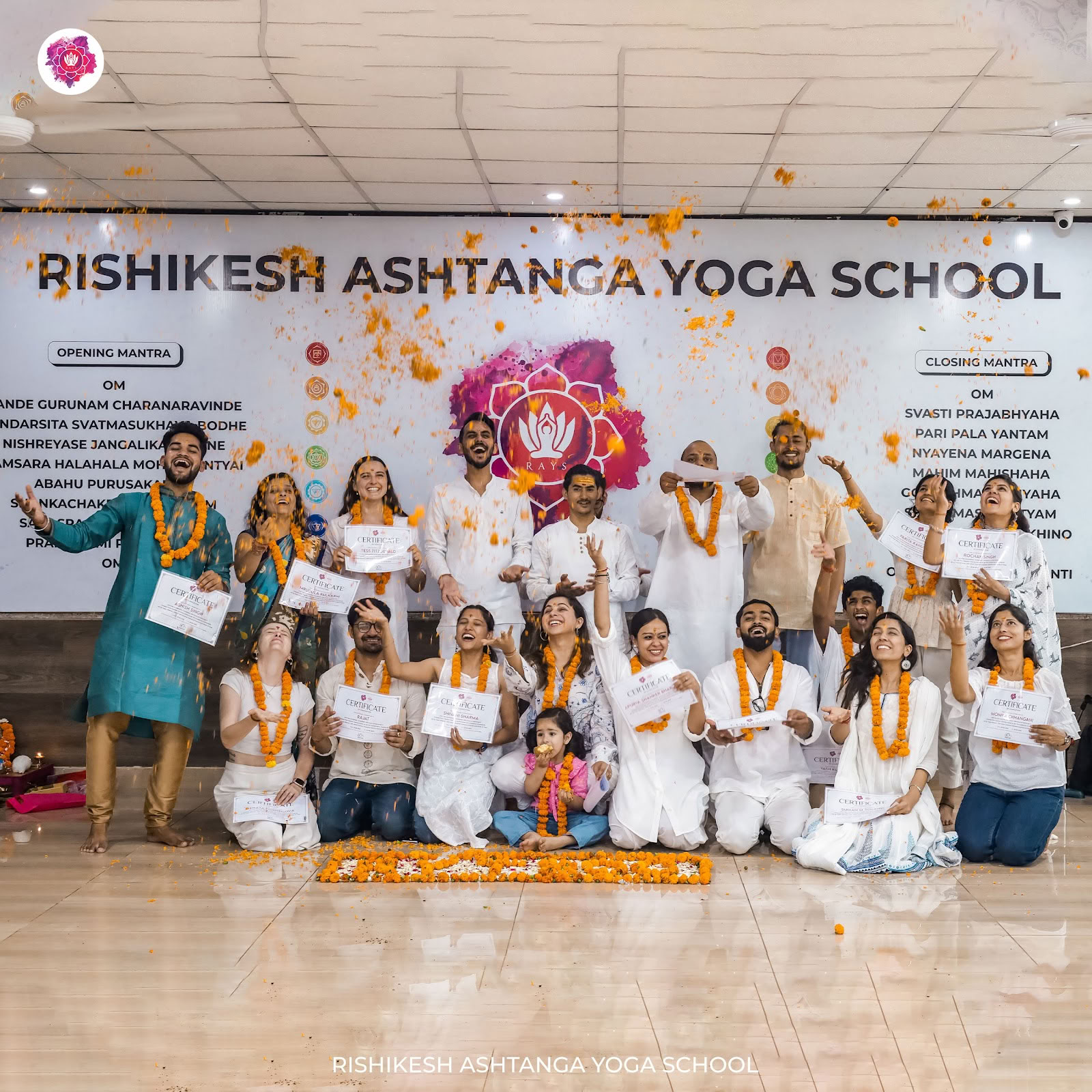 Rishikesh Ashtanga Joogakoulu - Joogaopettajakoulutus Rishikeshissä