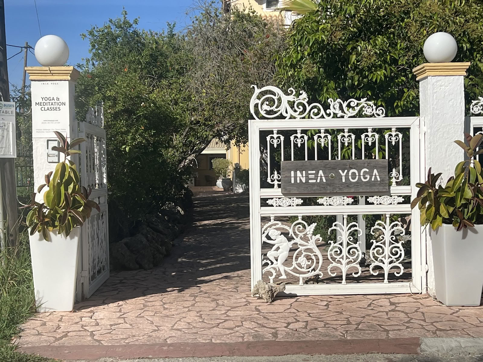 INEA YOGA -koulu ja retriittikeskus