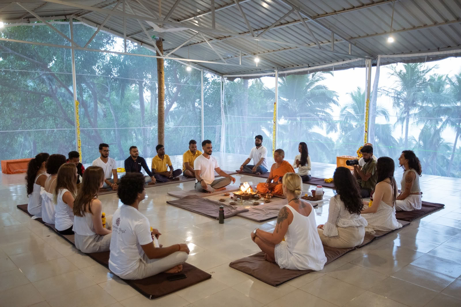 Joogaopettajakoulutus Goa - Sampoorna Yoga