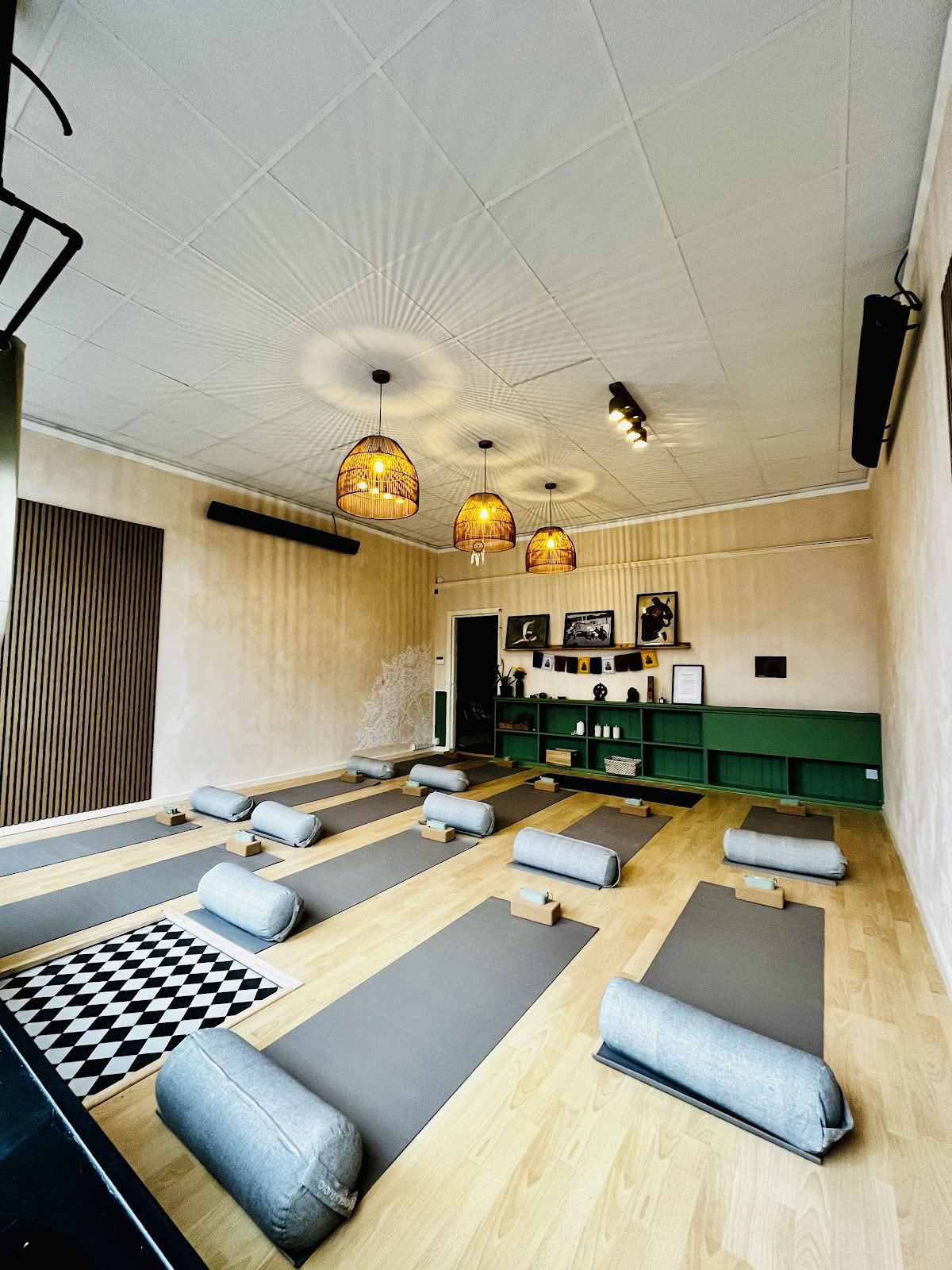 Joy Yoga Wellness Studio – Infrapunalämmitetty jooga