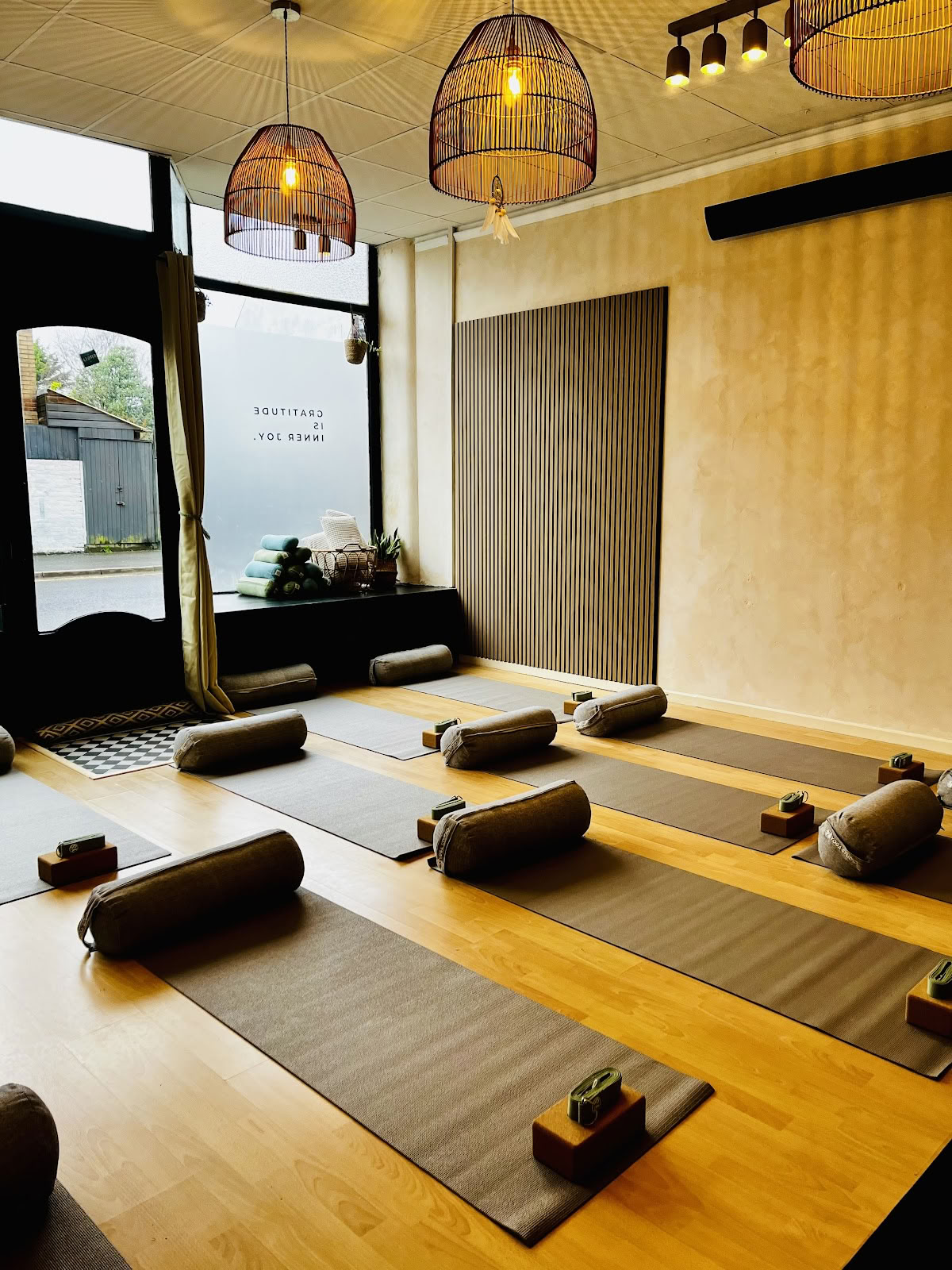 Joy Yoga Wellness Studio – Infrapunalämmitetty jooga