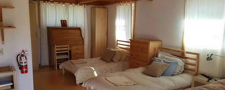 Deluxe Shanti - book with friends or family (3 twin beds)